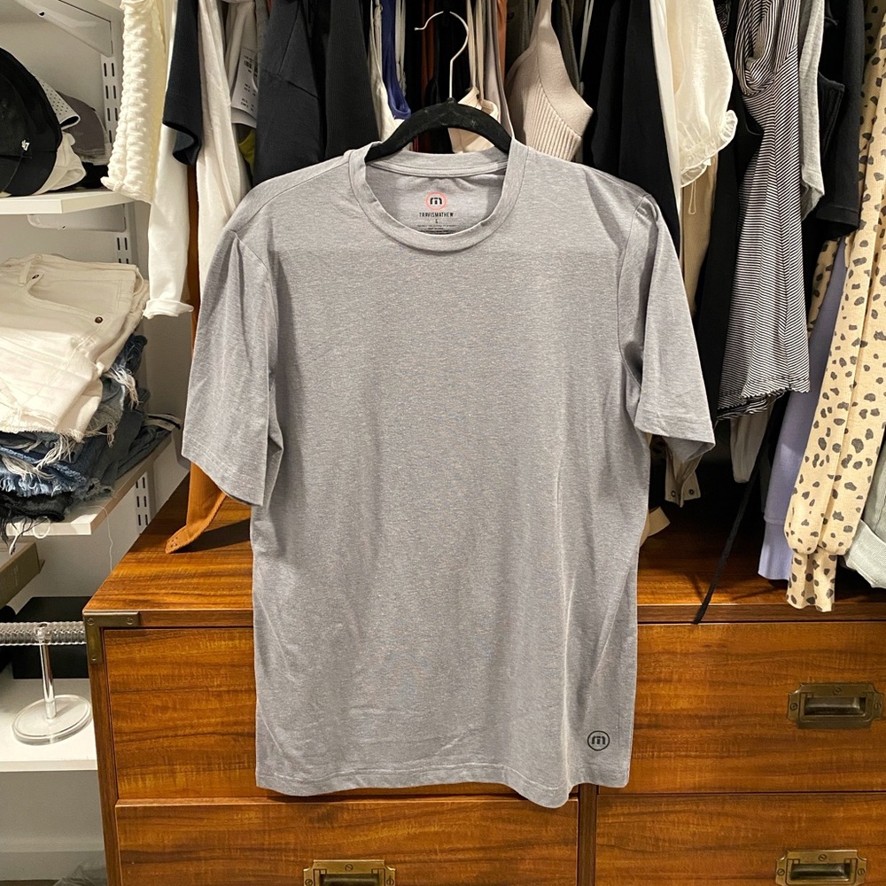 Travis Mathew - tee